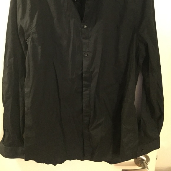 🆕-H&M buttoned up dress shirt - Picture 2 of 6